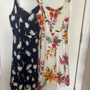 Bundle of 2 old navy summer dresses xs